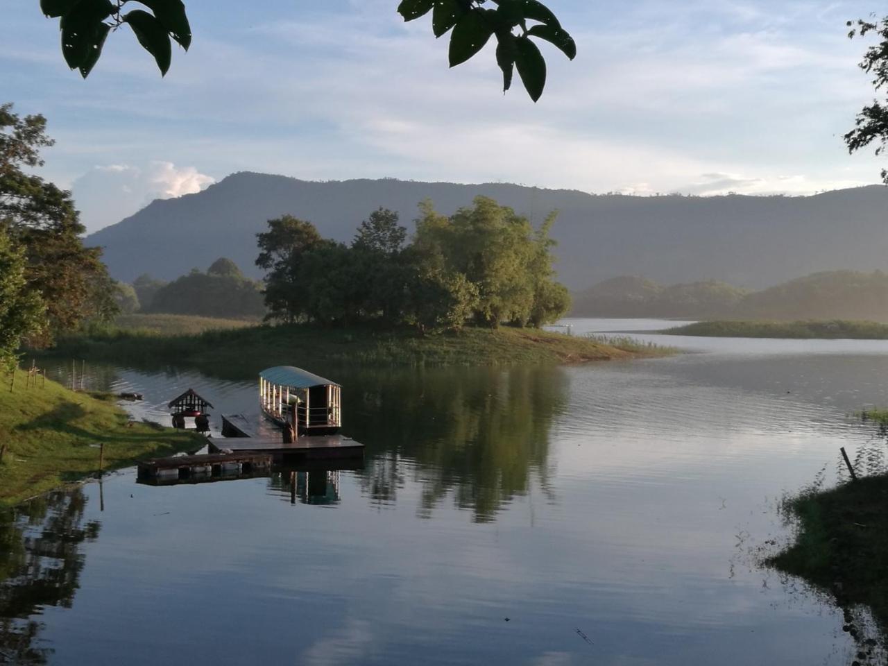 Nirvana Archipel Resort Vang Vieng Zewnętrze zdjęcie